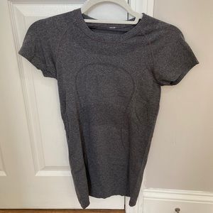 Gray size 4 no tags lululemon swiftly Tee short sleeve